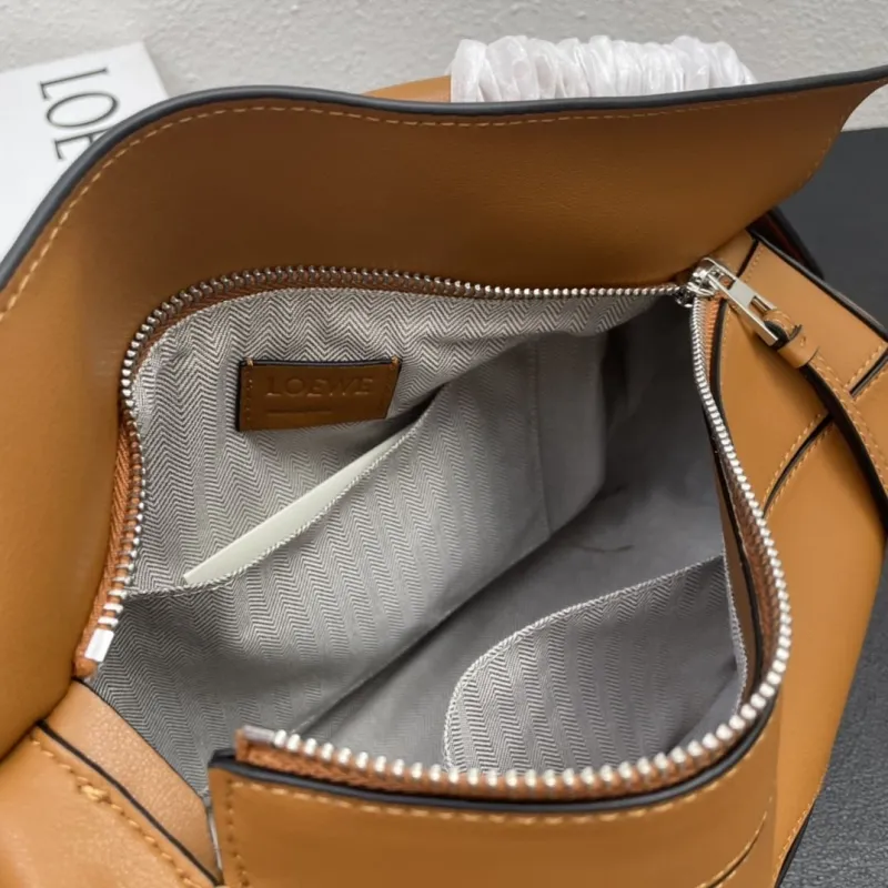 Loewe 0153 30cm Caramel Puzzle Leather Bag - Image 8
