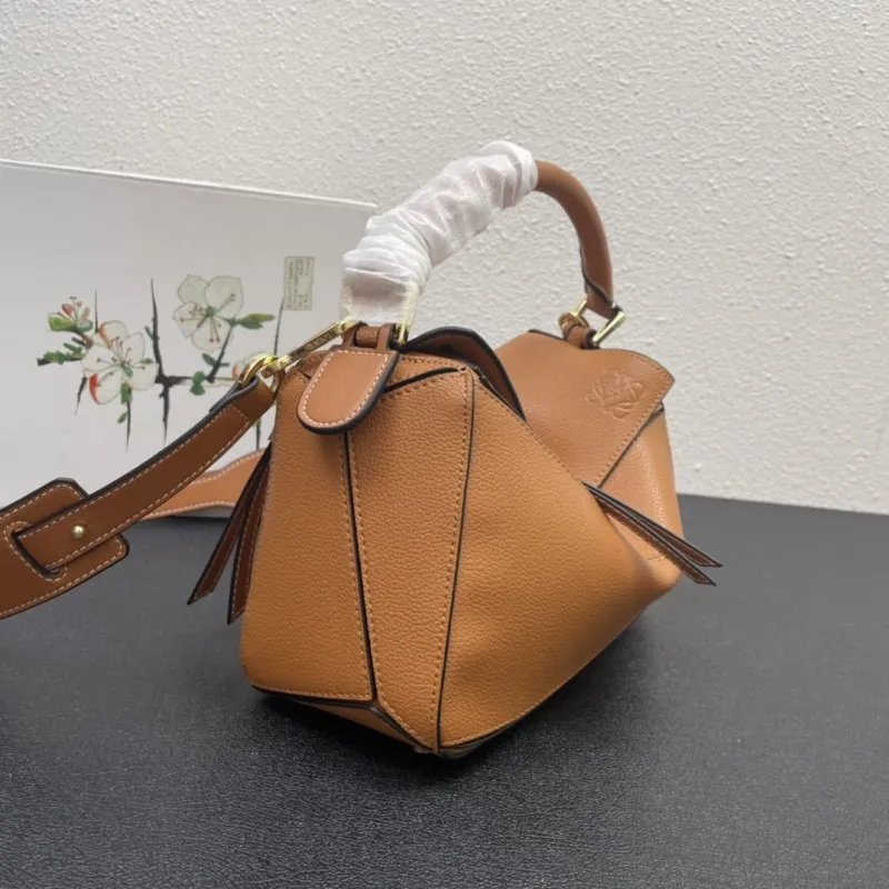Loewe Puzzle Caramel Leather Bag 25cm 0152 - Image 4