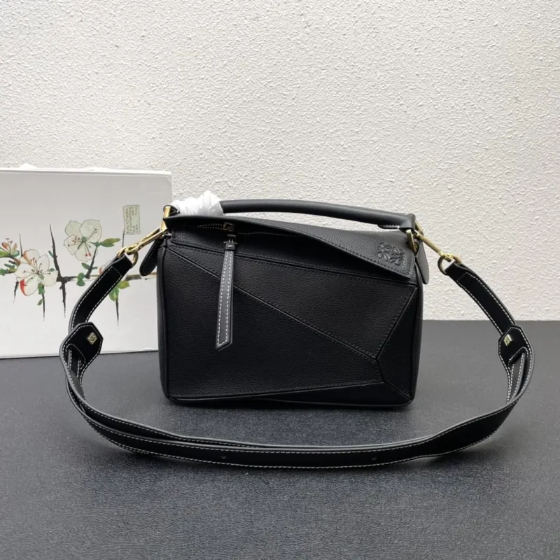Loewe Black Leather Handbag 826