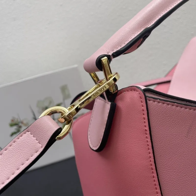 Loewe 0153 30cm Pink Puzzle Shoulder Bag - Image 6