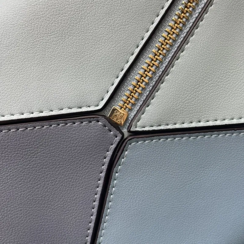 Loewe 0152 25cm Blue Puzzle Bag - Image 6