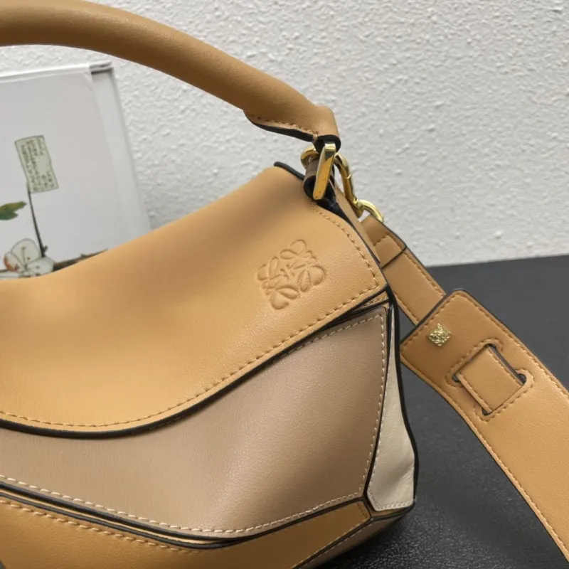 Loewe Puzzle Bag 25cm Light Caramel Crossbody Bag - Image 5