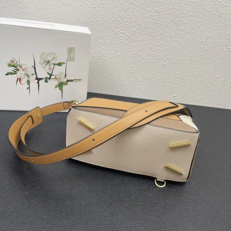 Loewe Puzzle Bag 25cm Light Caramel Crossbody Bag - Image 7