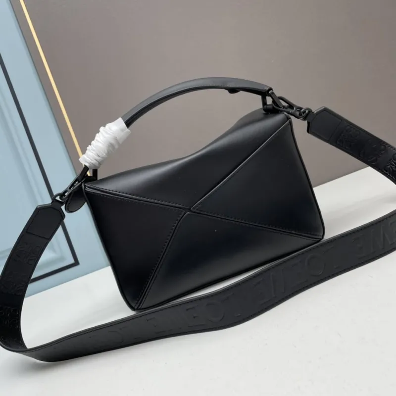 Loewe Small 24cm Black Leather Handbag 841 - Image 3