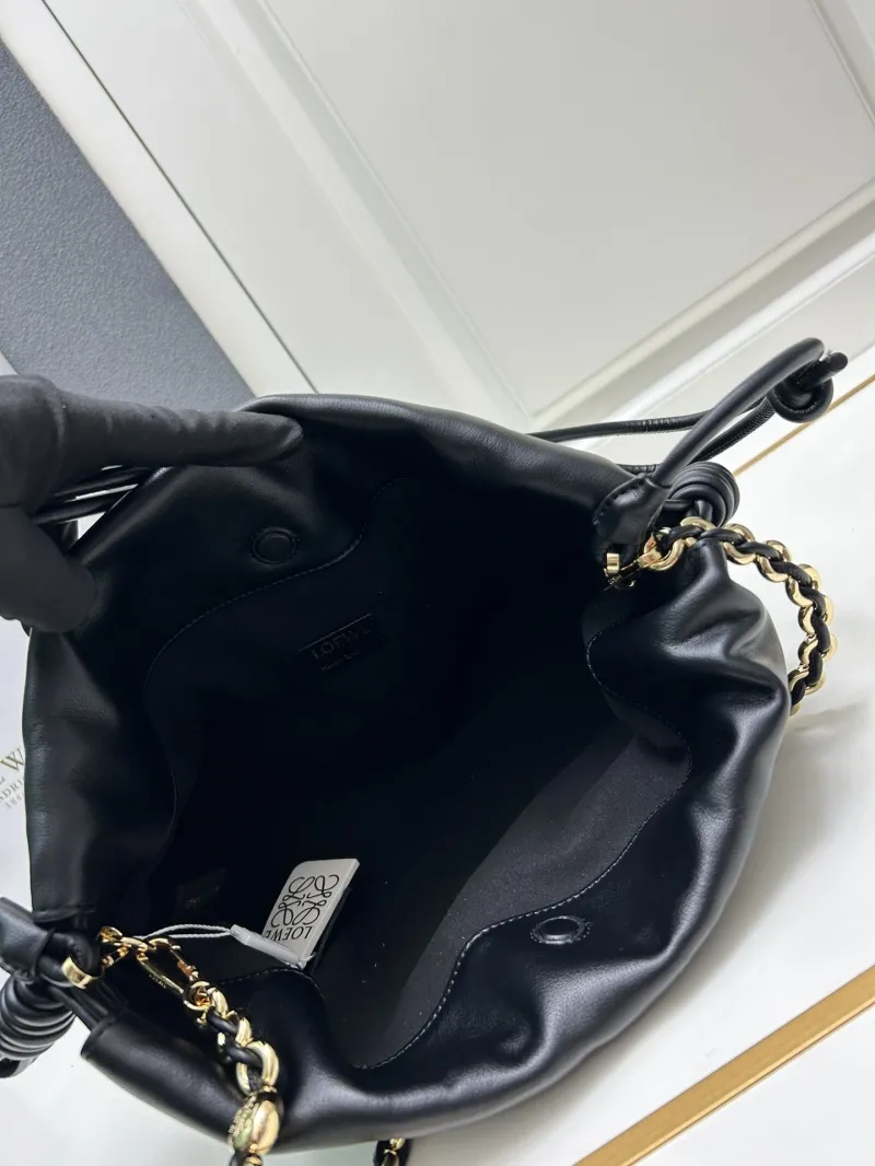 LOEWE Black Chain Drawstring Shoulder Bag H03121 - Image 8