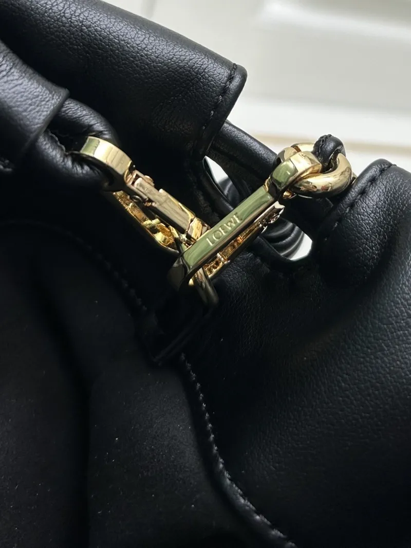 LOEWE Black Chain Drawstring Shoulder Bag H03121 - Image 9