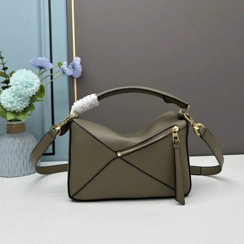 Loewe Khaki Leather Puzzle Crossbody Handbag 870 - Image 3