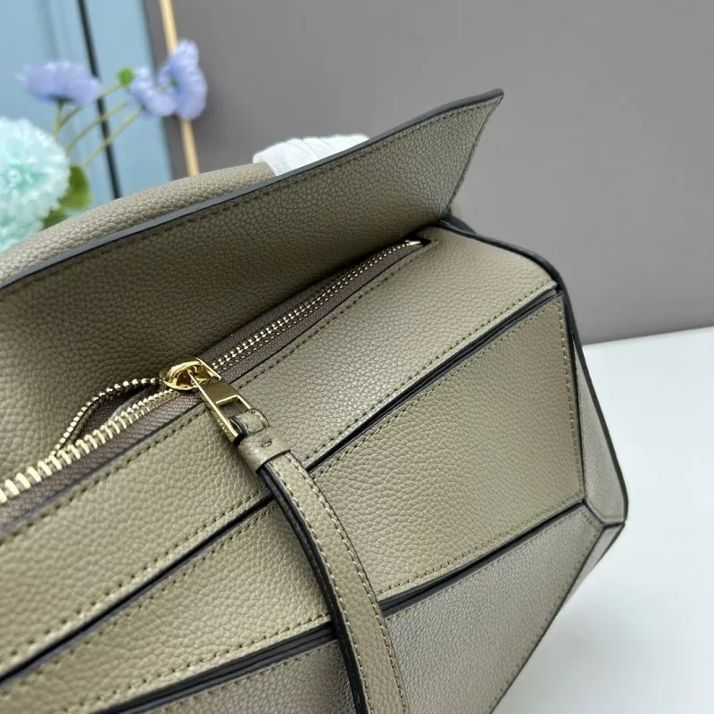 Loewe Khaki Leather Puzzle Crossbody Handbag 870 - Image 7