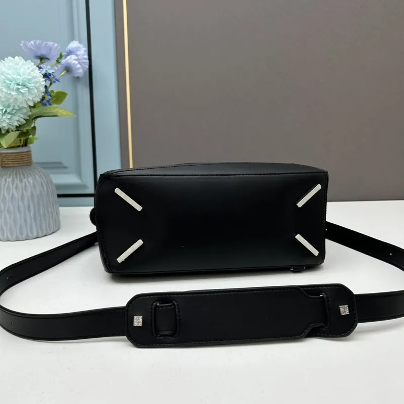 Loewe Large Black Puzzle Bag 878 30cm - Image 5