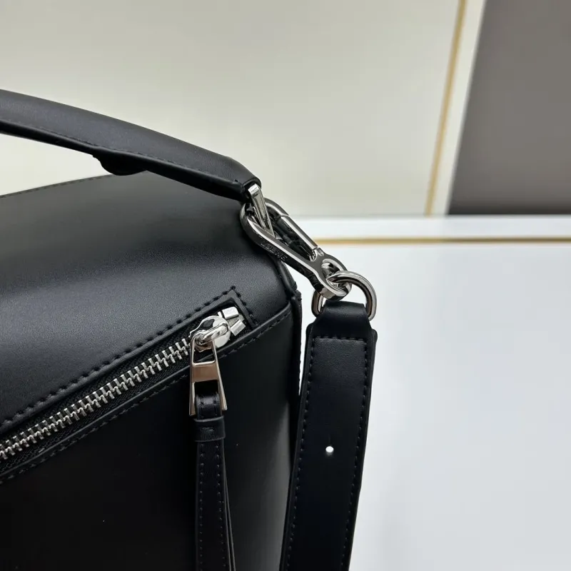 Loewe Black Large 30cm Handbag 882 - Image 6
