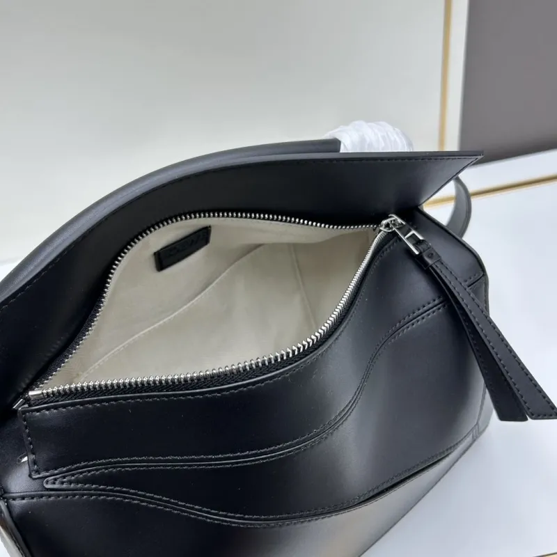 Loewe Black Large 30cm Handbag 882 - Image 7