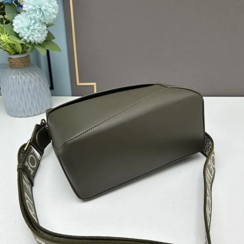 LOEWE Olive Green Puzzle Crossbody Bag 24cm - Image 5