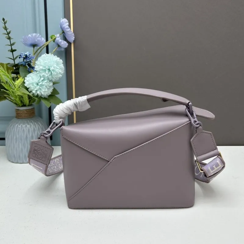 Loewe S26 Lavender Crossbody Handbag 24cm - Image 3