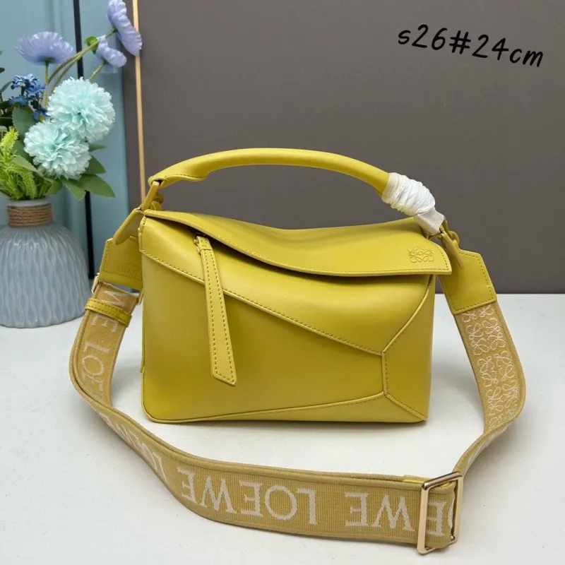 LOEWE S26 24cm Puzzle Handbag - Image 5