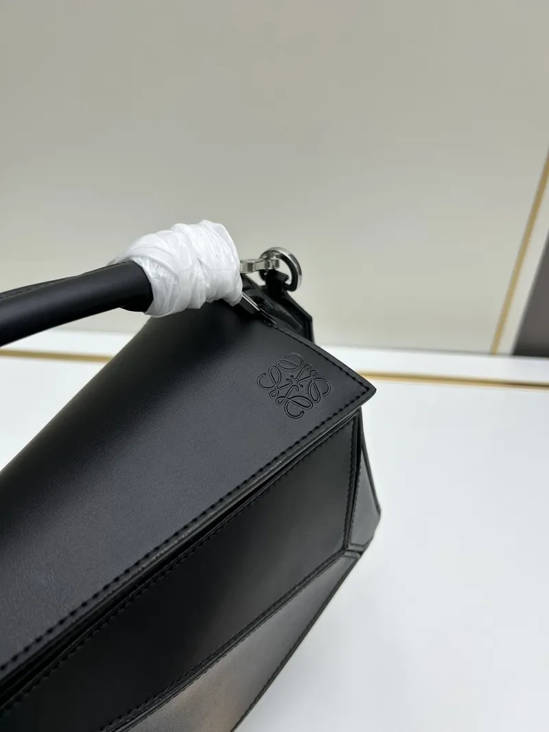 Loewe Black Crossbody Handbag 893 - Image 4