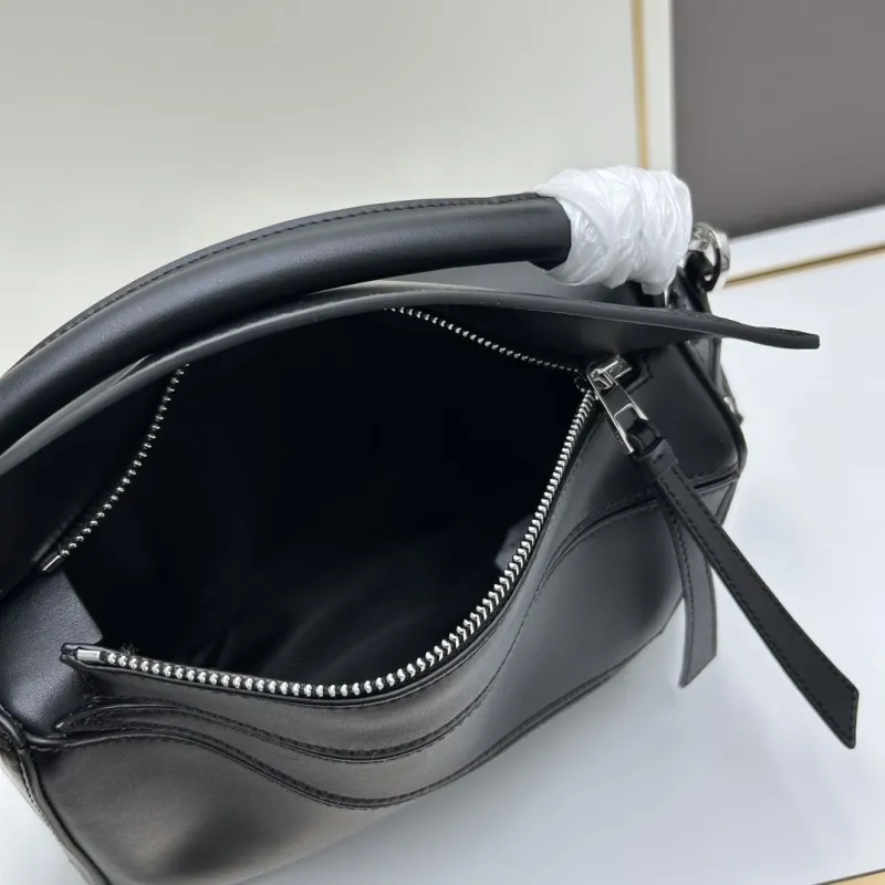 Loewe Black Crossbody Handbag 893 - Image 7