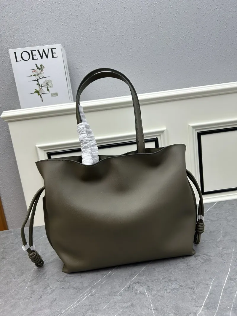 LOEWE S061 Olive Green Leather Tote Bag - Image 3