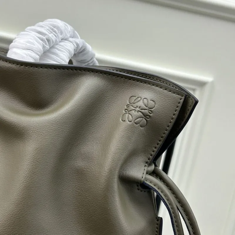 LOEWE S061 Olive Green Leather Tote Bag - Image 5