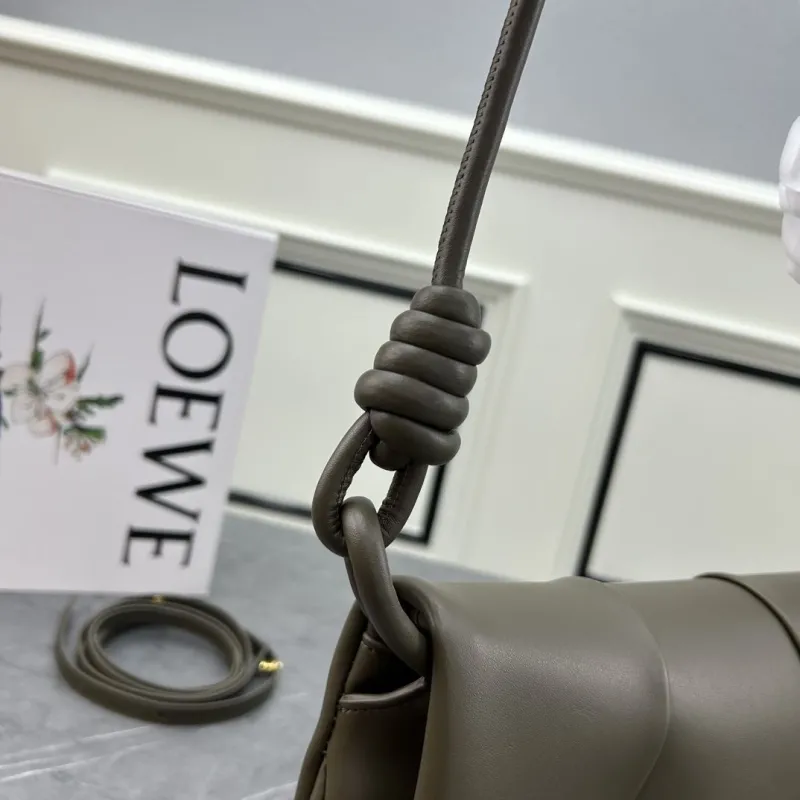 LOEWE Olive Green Shoulder Bag 062138 - Image 6