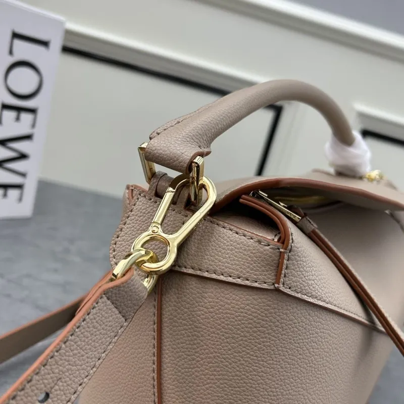 Loewe Beige Leather Crossbody Handbag 911 - Image 6