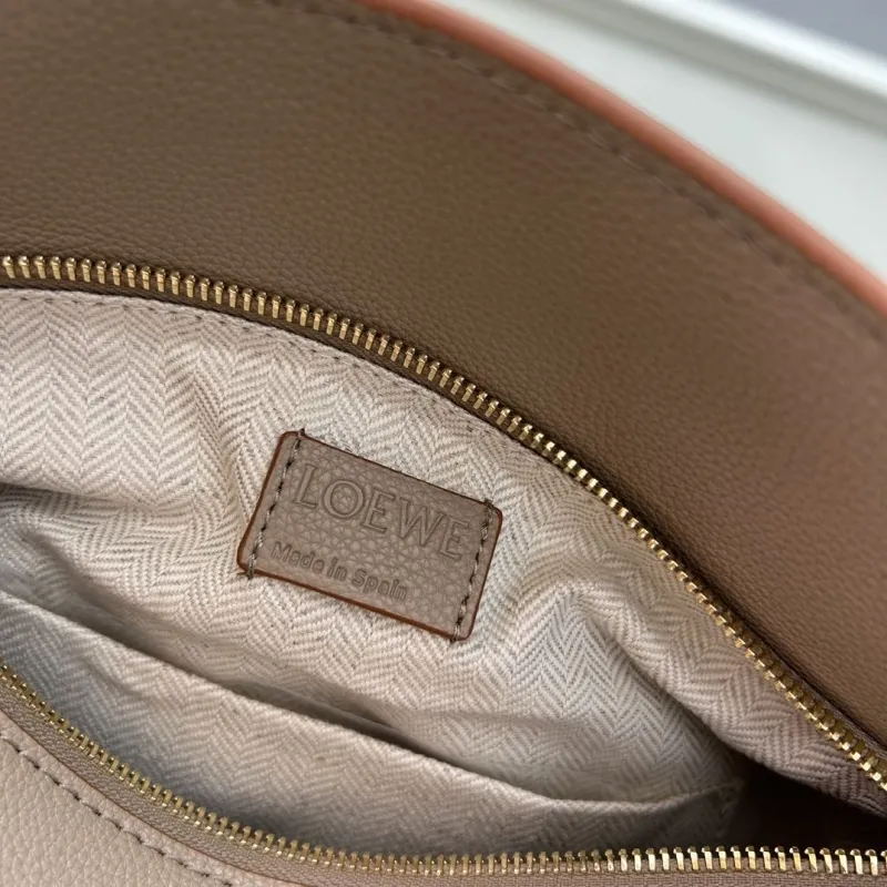 Loewe Beige Leather Crossbody Handbag 911 - Image 8