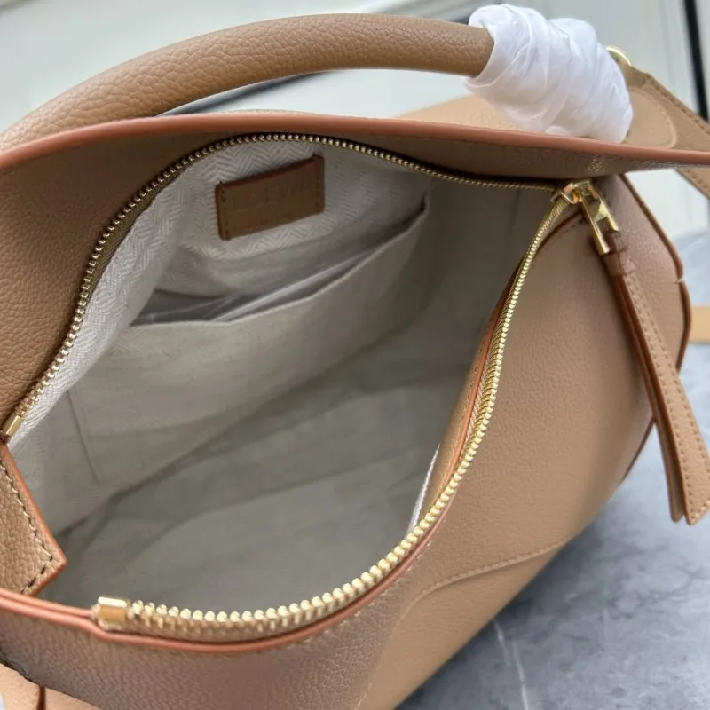 Loewe Tan Leather Handle Handbag 912 - Image 8
