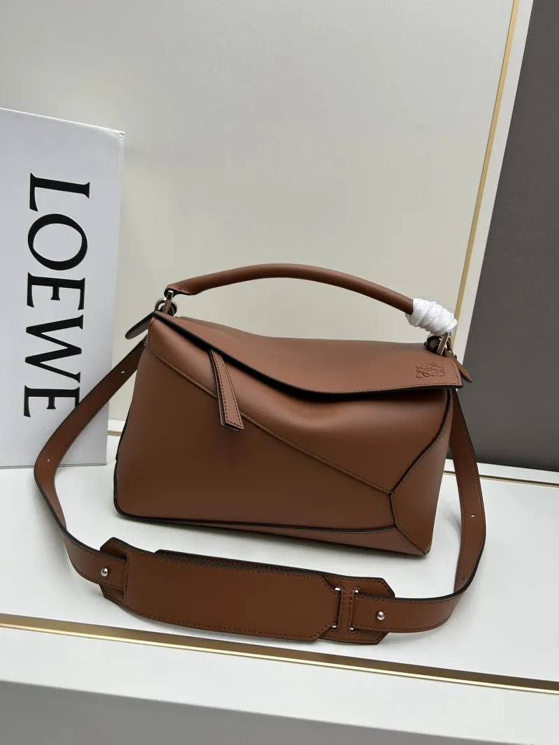 LOEWE Brown Leather Shoulder Handbag 915