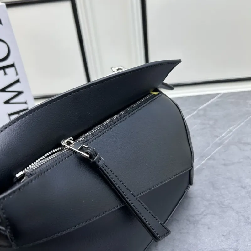 LOEWE Black Leather Crossbody Handbag 062206 - Image 7