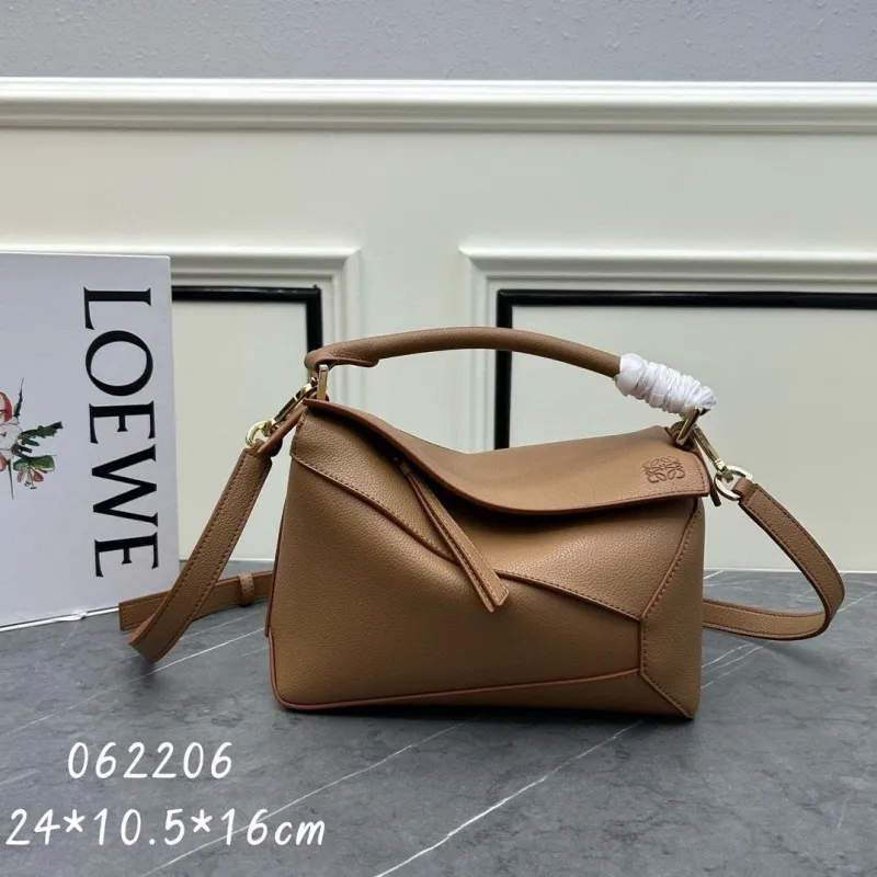 LOEWE 062206 Brown Leather Crossbody Handbag - Image 3