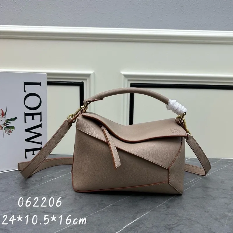 LOEWE 062206 Brown Leather Crossbody Handbag - Image 5