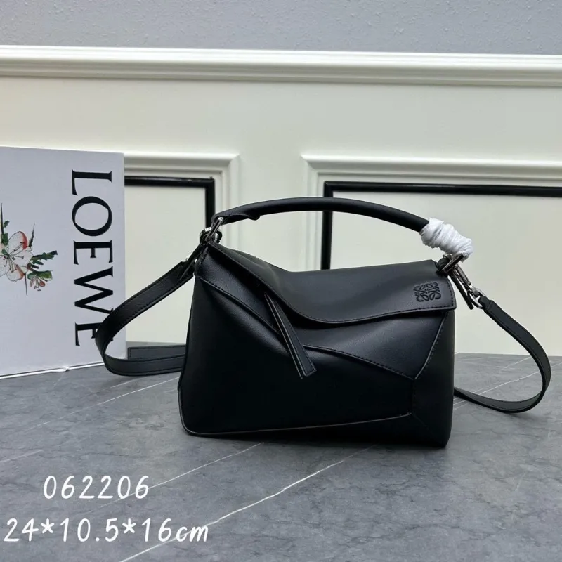LOEWE 062206 Brown Leather Crossbody Handbag - Image 7