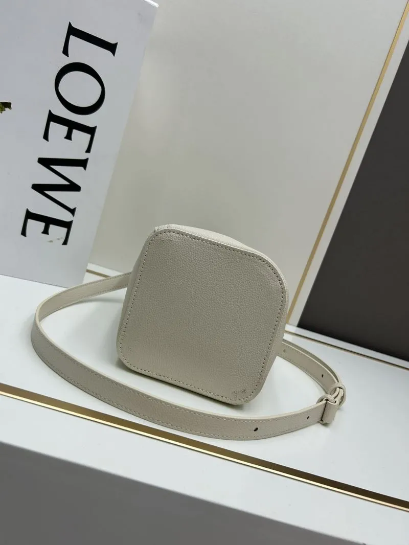 LOEWE Cream Bucket Bag S260408 - Image 3