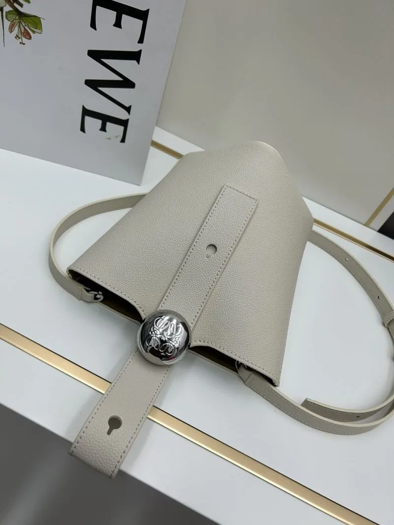 LOEWE Cream Bucket Bag S260408 - Image 4
