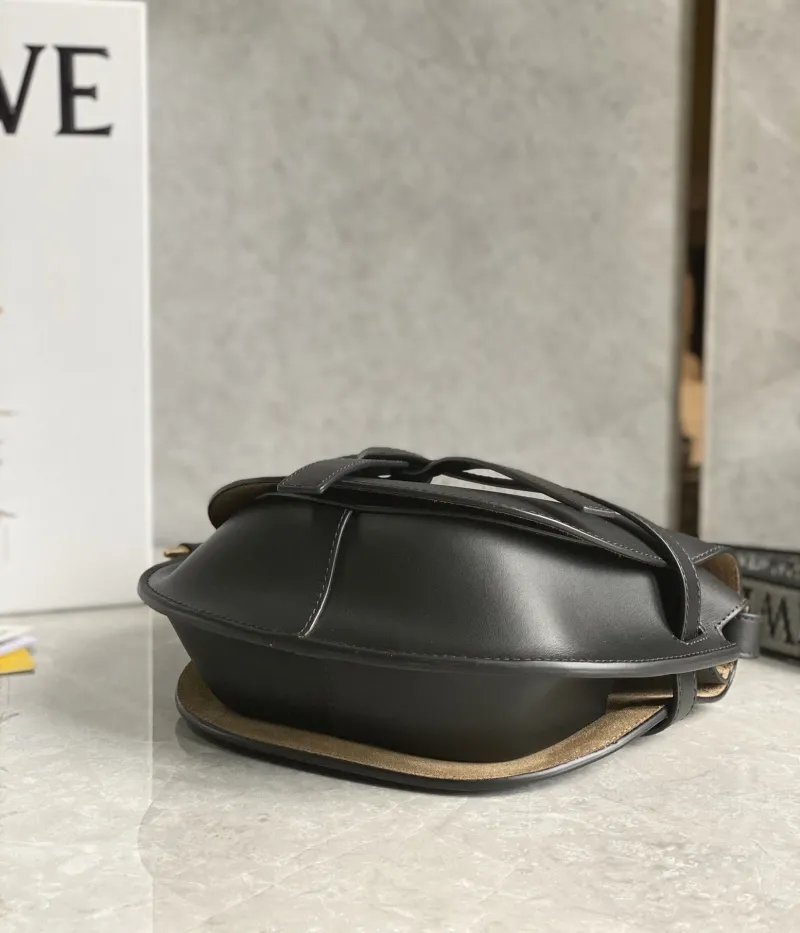 LOEWE Black Leather Saddle Crossbody Bag - Image 4