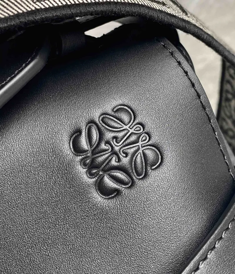 LOEWE Black Leather Saddle Crossbody Bag - Image 5