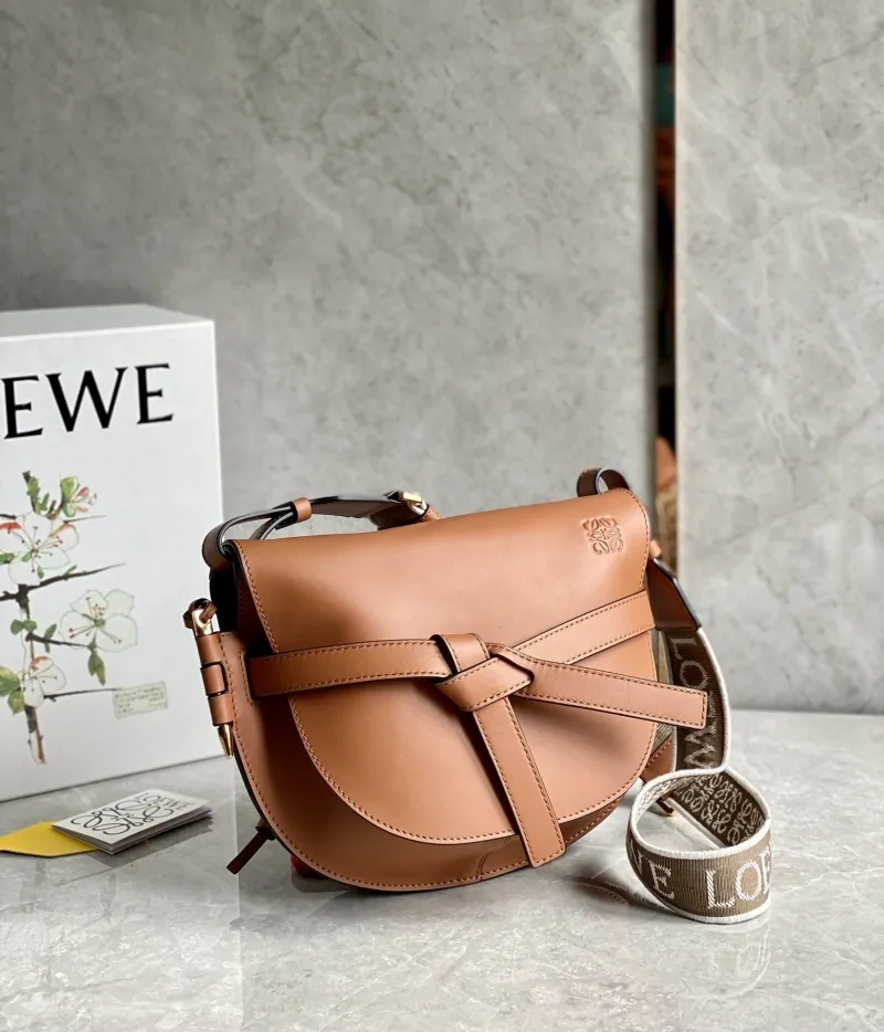 Loewe Brown Leather Saddle Crossbody Bag - Image 3