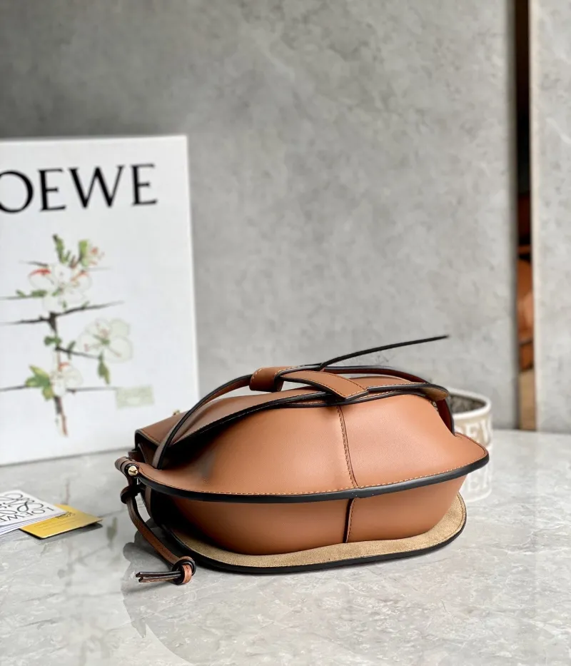 Loewe Brown Leather Saddle Crossbody Bag - Image 4