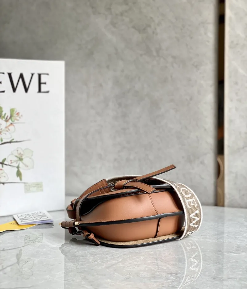 Loewe Brown Leather Saddle Crossbody Bag - Image 3
