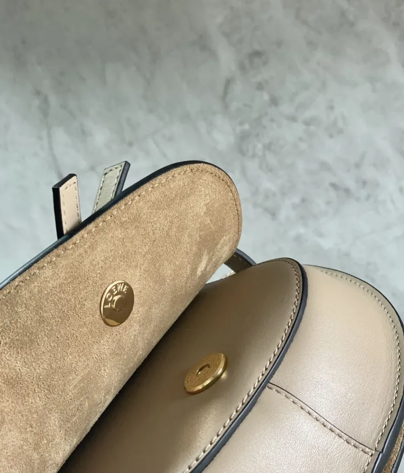 LOEWE Beige Saddle Crossbody Bag - Image 7