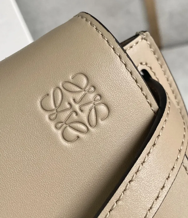 LOEWE Beige Saddle Crossbody Bag - Image 9