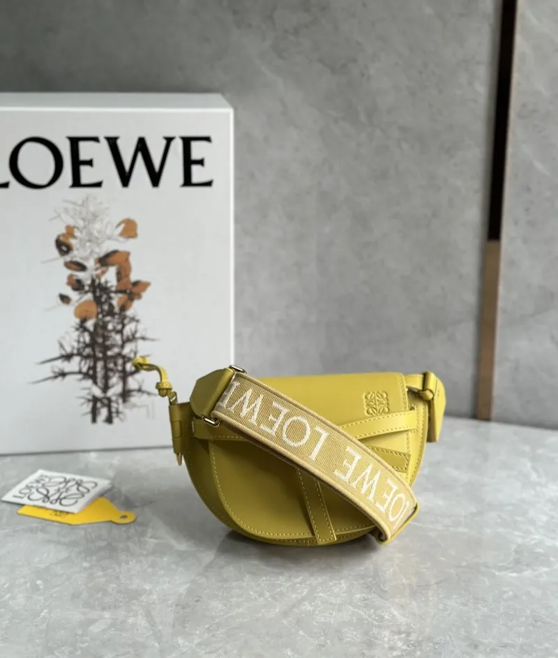 Alternative view of Loewe Satchel Bags-15