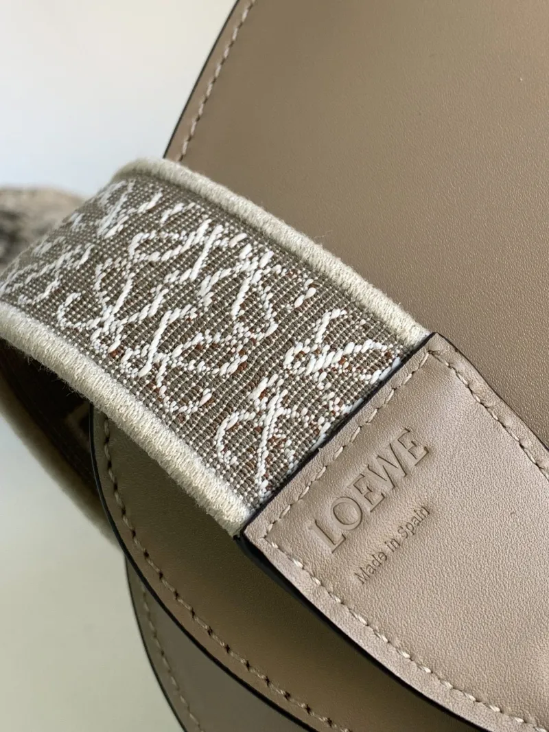 Loewe Beige Small Saddle Crossbody Bag - Image 6