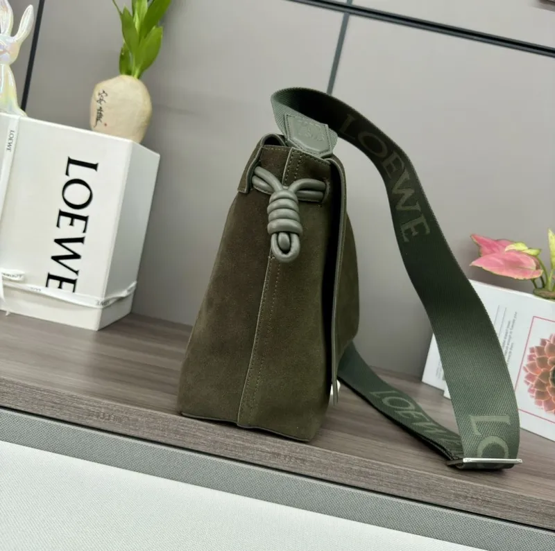 Alternative view of Loewe Satchel Bags-59