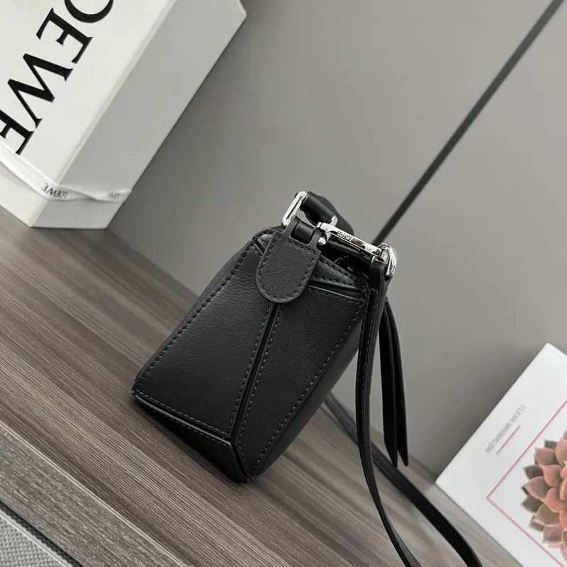 Alternative view of Loewe Satchel Bags-81