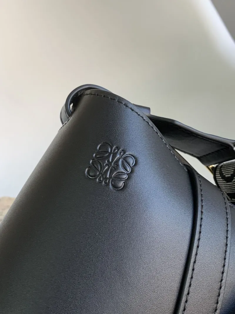 Loewe Black Leather Saddle Crossbody Bag 107 - Image 4