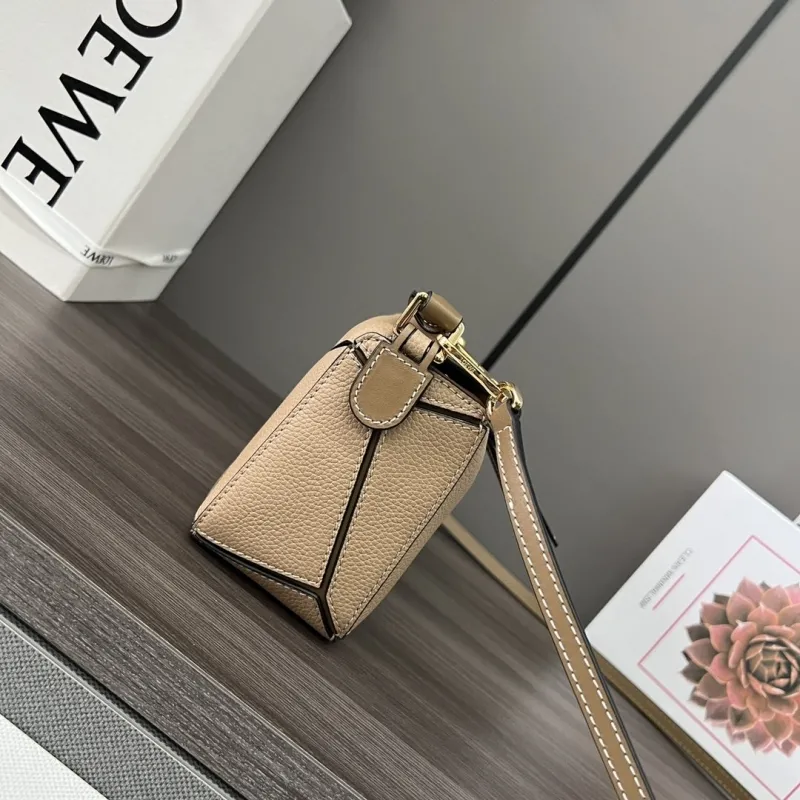 Alternative view of Loewe Satchel Bags-116