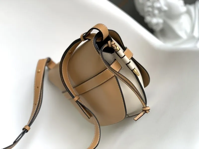Alternative view of Loewe Satchel Bags-135