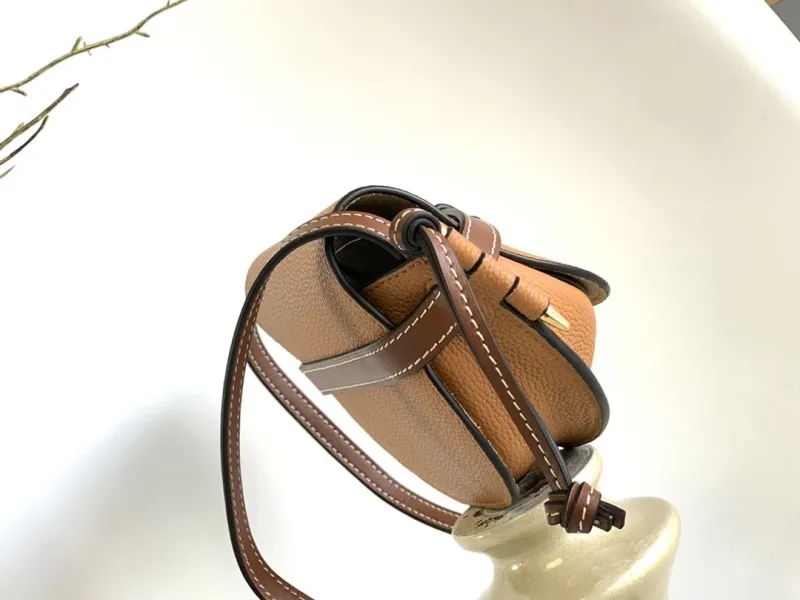 Alternative view of Loewe Satchel Bags-174