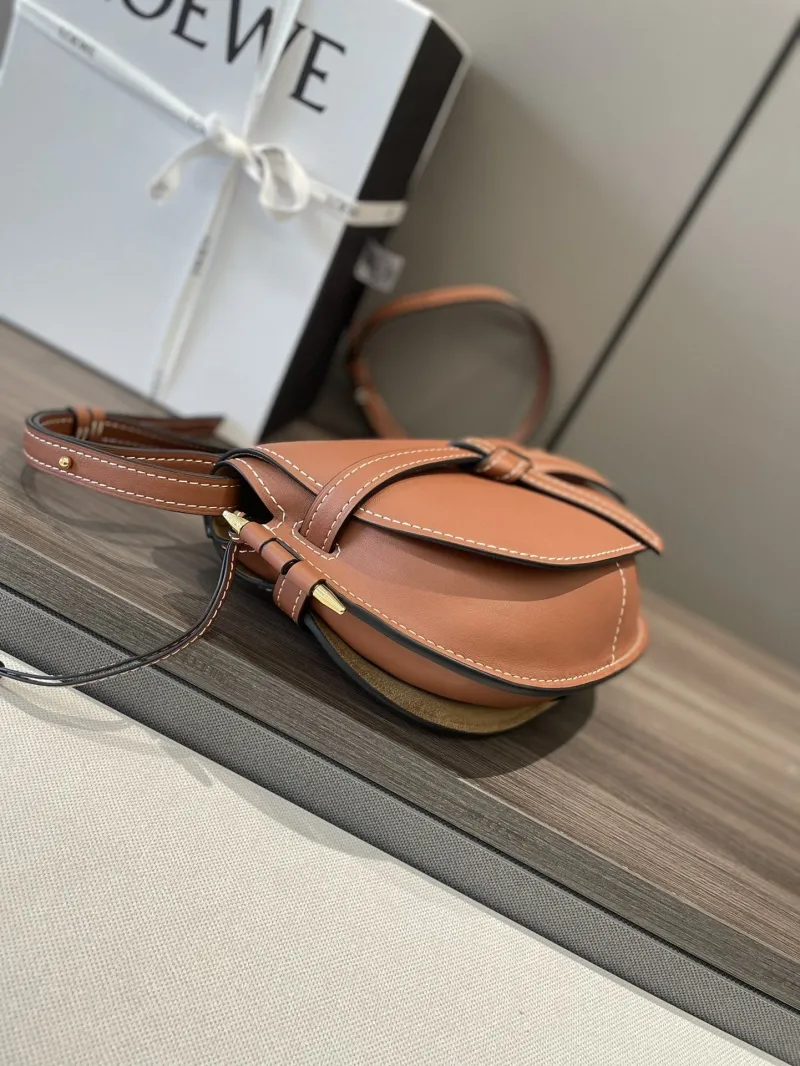 Alternative view of Loewe Satchel Bags-182