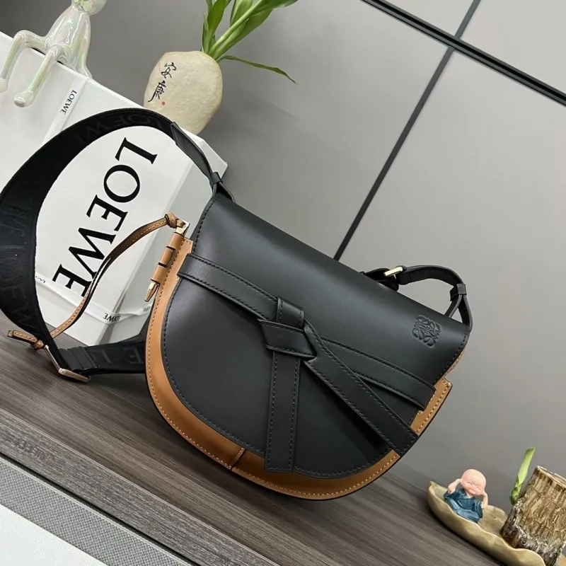 Alternative view of Loewe Satchel Bags-184